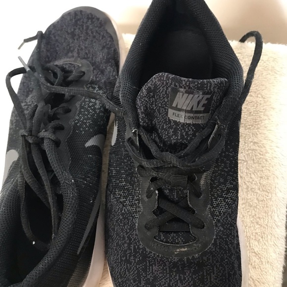 Nike Flex contact Men’s tennies, size 7y - Picture 6 of 6